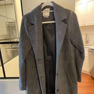 Abercrombie and Fitch Women’s Dad Coat. Size M. Color Dark Grey.